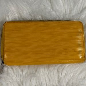Louis Vuitton Zippy Wallet